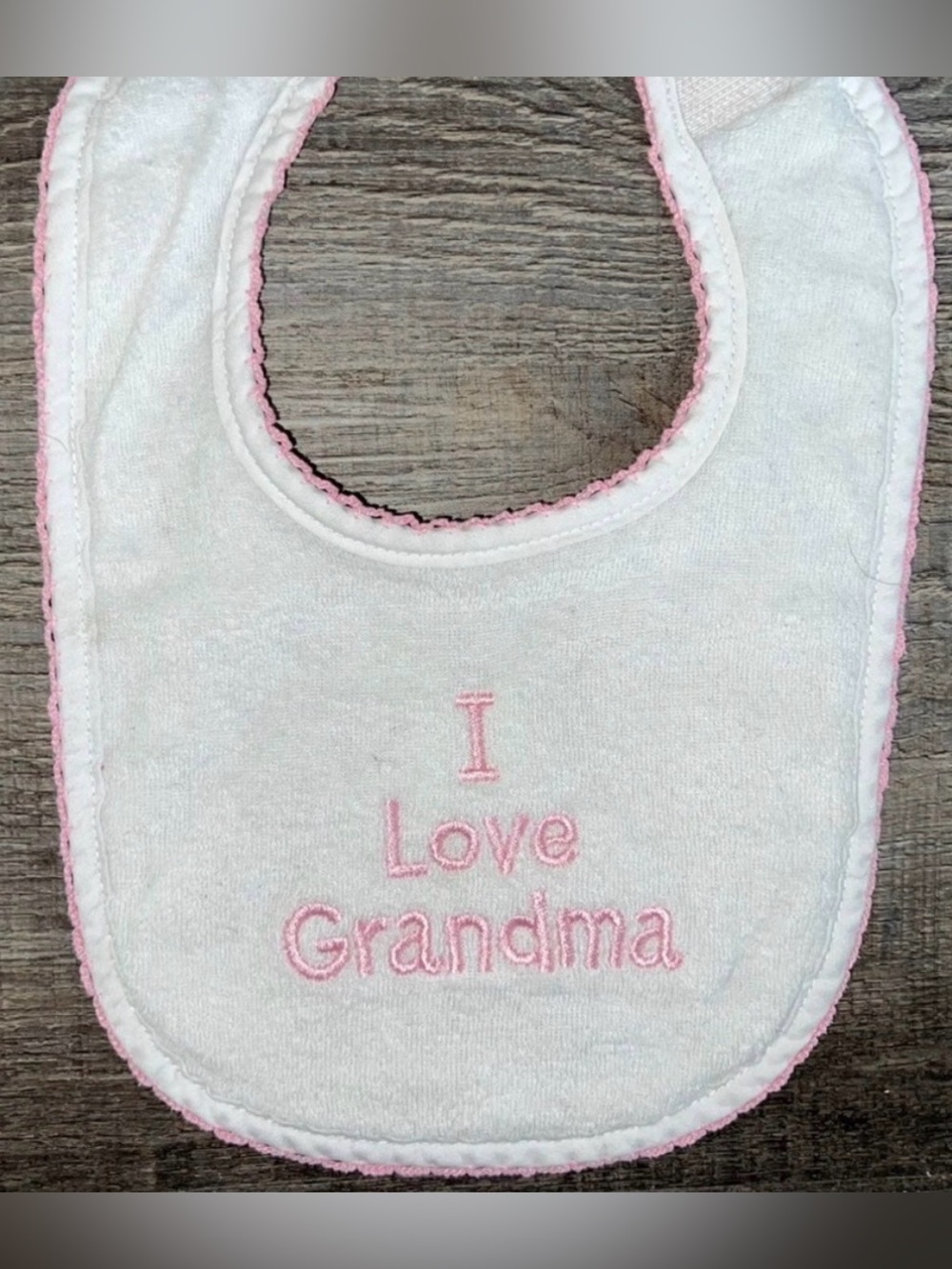 💞 Pink & White “I Love Grandma” Terry Baby Bib